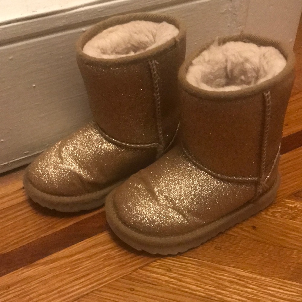 Girl’s gold glitter Ugg boots